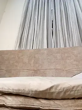 Marian Zeller online show from November 10, 2025, 9:08 am