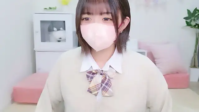 Hinata Sun online show from October 4, 2025, 10:46 am