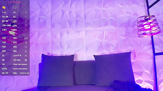 Susyhot  online show from April 13, 2026, 11:16 am