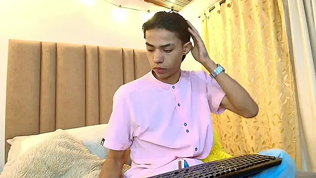 camilo nom online show from September 28, 2025, 4:40 am