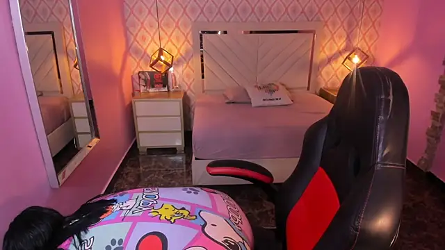 CHRISTY TEIGEN4 online show from March 27, 2026, 7:46 pm