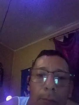 tonder69 online show from October 5, 2025, 1:42 pm