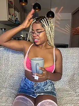 Sweet-Jade online show from November 12, 2025, 10:20 pm