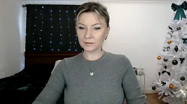 ParadiseAlina online show from December 16, 2024, 1:00 pm