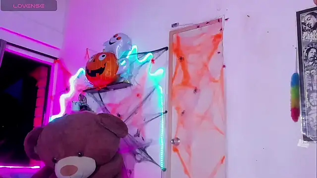 party crazyhott online show from October 26, 2025, 12:38 am