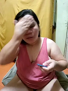 hotlyn45 online show from September 26, 2025, 8:02 pm