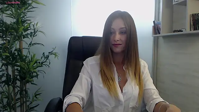 MuseDollX online show from September 24, 2025, 6:33 pm