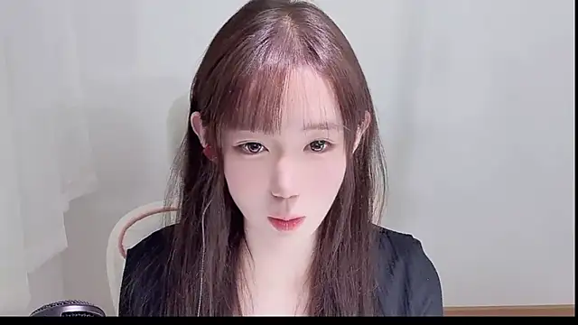 Xiao-runbao online show from October 16, 2025, 12:39 pm