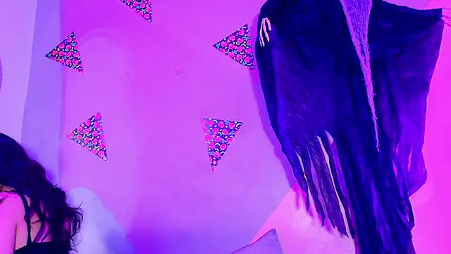 Laura and Kevin online show from October 27, 2025, 1:37 pm