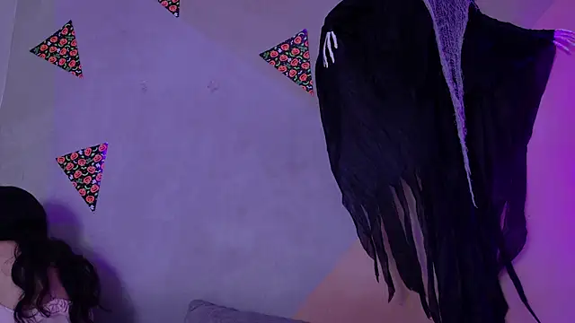 Laura and Kevin online show from November 7, 2025, 1:33 pm