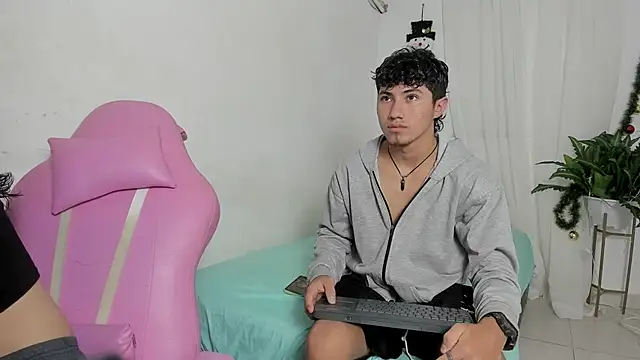 Laura and Kevin online show from December 21, 2025, 9:11 pm