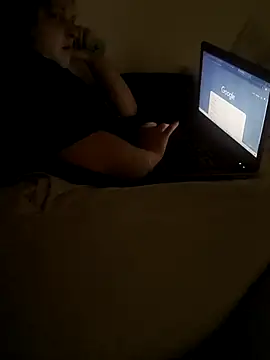 Snapshot of renata111111 chatting on October 17, 2025, 2:48 am renata111111 online show from October 17, 2025, 2:48 am