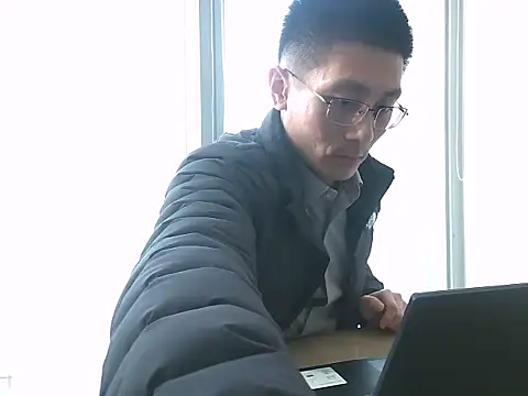 Snapshot of miniyellower chatting on November 26, 2025, 5:52 am miniyellower online show from November 26, 2025, 5:52 am