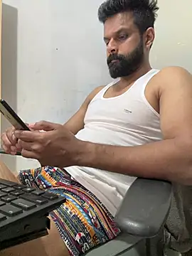 Vineeth3906 online show from April 8, 2026, 2:39 pm