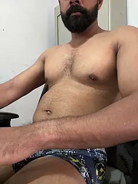 Vineeth3906 online show from April 20, 2026, 8:28 am