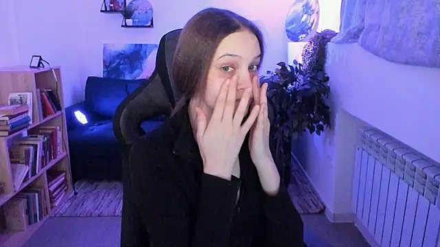 JenniferKiim online show from February 28, 2026, 8:15 am