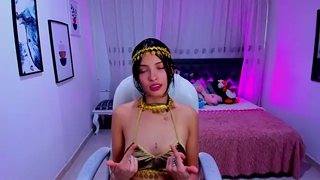 Mia Clay1 online show from December 22, 2025, 9:01 pm