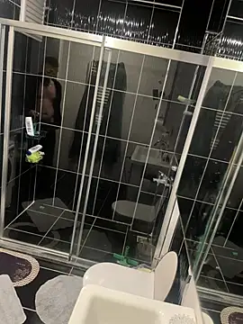 denizdeniz28 online show from April 16, 2026, 10:45 pm