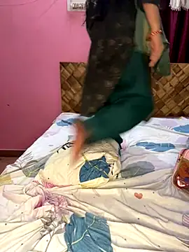 Snapshot of DesiSexyMonika chatting on January 5, 2026, 7:28 pm DesiSexyMonika online show from January 5, 2026, 7:28 pm