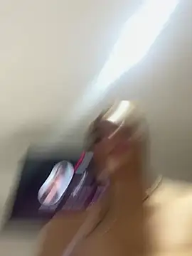 hottiee melannie online show from April 16, 2026, 4:13 am