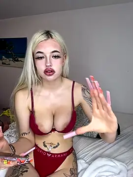 Snapshot of Steffi_Snowbunny chatting on October 13, 2025, 3:23 pm Steffi Snowbunny online show from October 13, 2025, 3:23 pm