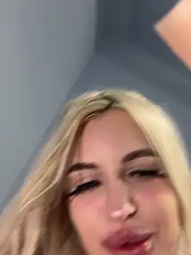 Steffi Snowbunny online show from January 11, 2026, 10:15 pm