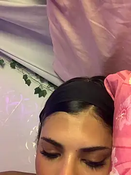 luluzinhax online show from October 18, 2025, 6:08 pm