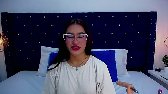 miss aris online show from November 12, 2025, 3:18 am