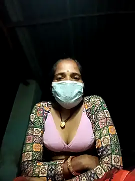 Snapshot of Hot-honi chatting on October 5, 2025, 3:10 pm Hot-honi online show from October 5, 2025, 3:10 pm