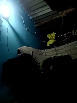 Snapshot of Hot-honi chatting on October 31, 2025, 12:06 pm Hot-honi online show from October 31, 2025, 12:06 pm