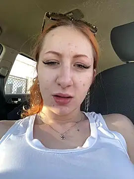 DaddysLittleSlutfox online show from June 14, 2026, 4:09 pm