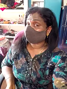 Snapshot of Tamil_Kavitha10 chatting on April 18, 2026, 9:57 am Tamil Kavitha10 online show from April 18, 2026, 9:57 am