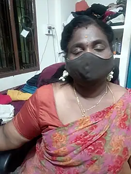 Snapshot of Tamil_Kavitha10 chatting on April 19, 2026, 5:01 pm Tamil Kavitha10 online show from April 19, 2026, 5:01 pm