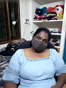 Snapshot of Tamil_Kavitha10 chatting on June 8, 2026, 8:53 pm Tamil Kavitha10 online show from June 8, 2026, 8:53 pm