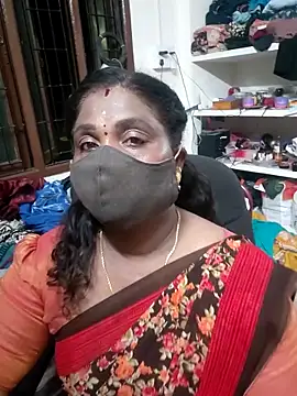 Snapshot of Tamil_Kavitha10 chatting on June 19, 2026, 5:28 pm Tamil Kavitha10 online show from June 19, 2026, 5:28 pm