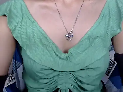 Riva arora01 online show from October 25, 2025, 11:40 am