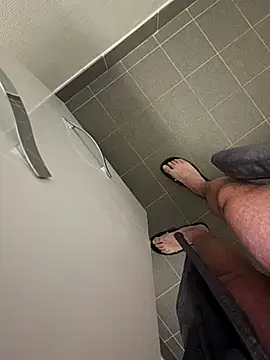 Snapshot of NuclearValue40 chatting on February 19, 2026, 7:10 pm NuclearValue40 online show from February 19, 2026, 7:10 pm