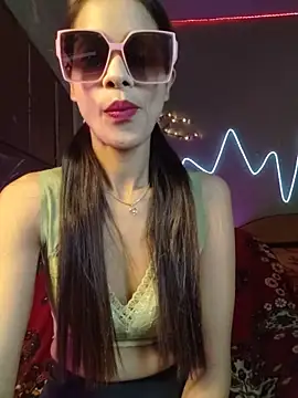 royeoy22 online show from March 13, 2026, 10:55 am