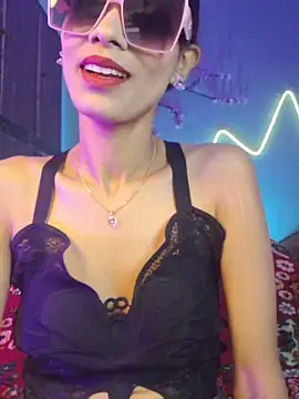 royeoy22 online show from March 17, 2026, 9:23 am