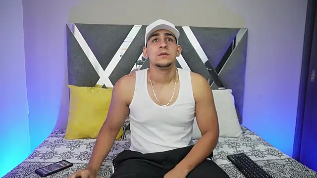 massimo vidal  online show from October 7, 2025, 12:57 pm