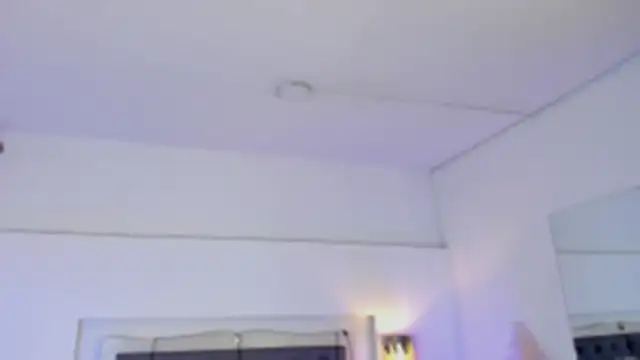 Snapshot of lea_walkerr chatting on April 21, 2026, 1:42 am lea walkerr online show from April 21, 2026, 1:42 am