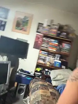 Stephanie1984 online show from December 18, 2025, 3:45 am