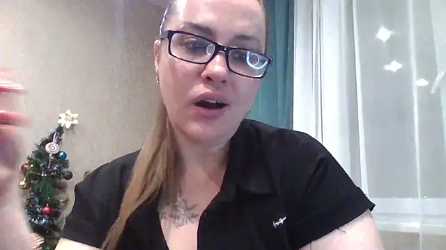 karina160000 online show from December 18, 2025, 2:45 pm