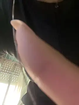 Snapshot of lulizoee chatting on September 17, 2025, 6:42 pm lulizoee online show from September 17, 2025, 6:42 pm