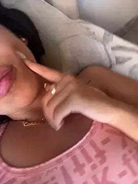 Snapshot of lulizoee chatting on February 18, 2026, 5:42 pm lulizoee online show from February 18, 2026, 5:42 pm