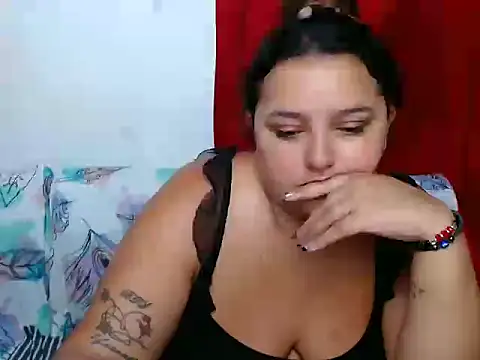 Snapshot of KeilyHall chatting on October 20, 2025, 10:16 am KeilyHall online show from October 20, 2025, 10:16 am