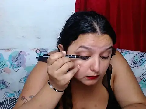 Snapshot of KeilyHall chatting on November 25, 2025, 10:15 am KeilyHall online show from November 25, 2025, 10:15 am