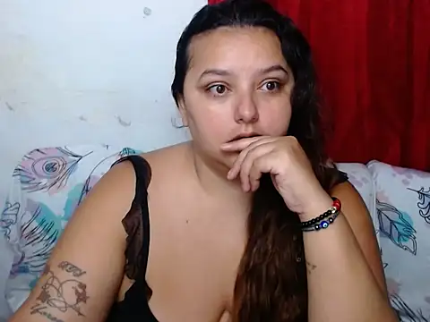 Snapshot of KeilyHall chatting on December 2, 2025, 9:47 am KeilyHall online show from December 2, 2025, 9:47 am