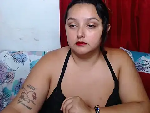 Snapshot of KeilyHall chatting on December 21, 2025, 3:57 am KeilyHall online show from December 21, 2025, 3:57 am