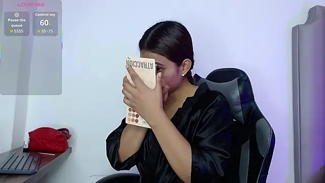 Miaa Rosse online show from November 26, 2025, 12:06 pm